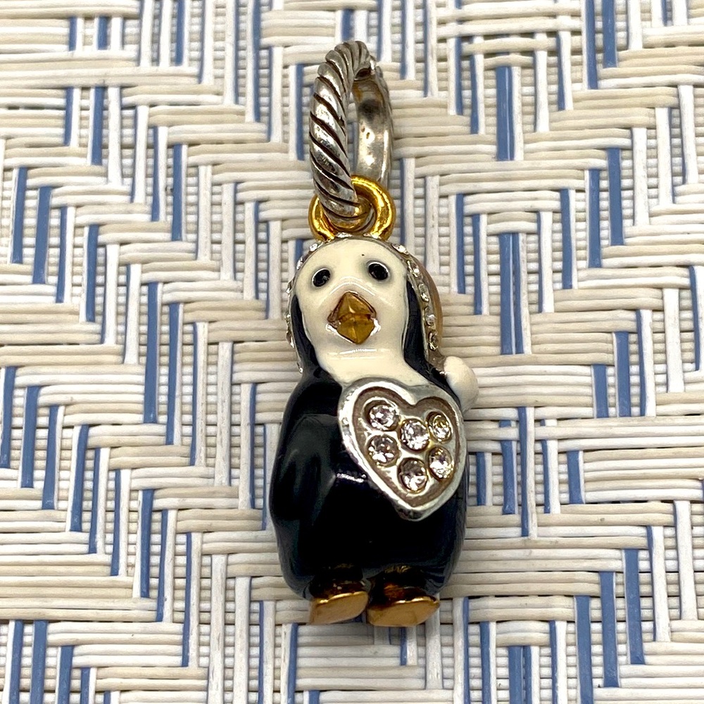 Brighton bead charm for bracelet in a penguin Christmas motif 😀